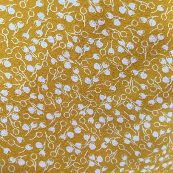 LOFT Golden Rod Yellow/White Floral Pattern Ruffle Sleeve Top, Size Large, GUC. - Picture 6 of 7